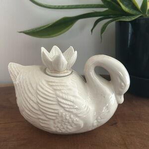 Vintage White Ceramic Swan Aroma Lite oil candle incense Holder Decor